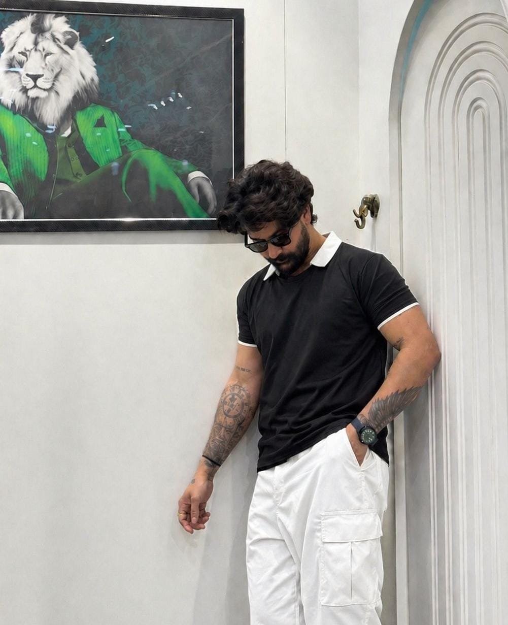 Round Neck Collor T-Shirt